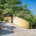 בית כפרי Eythimia Sinarádes